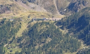 43 Zoom sul Rifugio dei Laghi Gemelli...